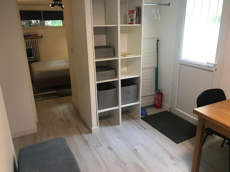 Appartement Cosy, Independant Avec Jardin Мёдон Экстерьер фото